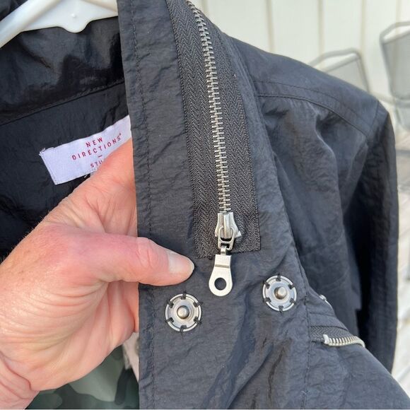 Black Lightweight Anorak/ Utility Jacket w optional hood & drawstring waist - Picture 6 of 9